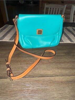 Dooney & Bourke Teal Crossbody with Tan Strap new without tags